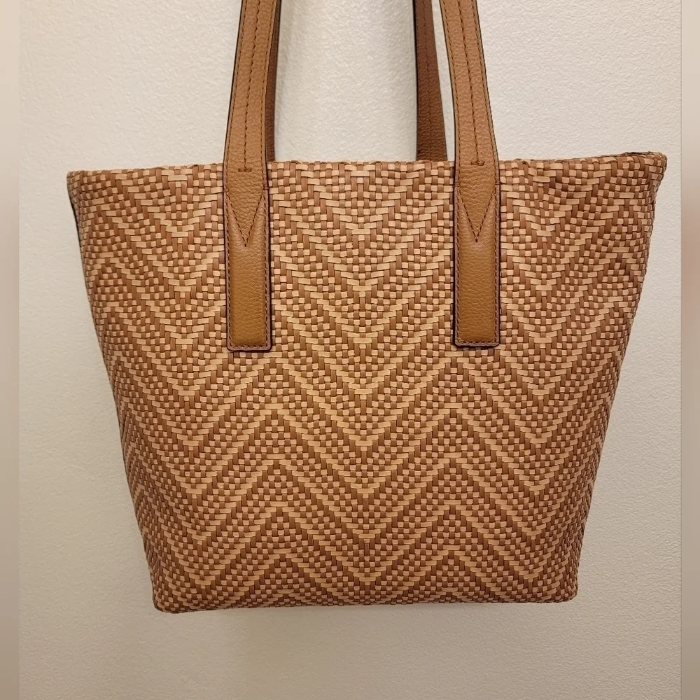 EUC- Michael Kors Junie Woven Tote